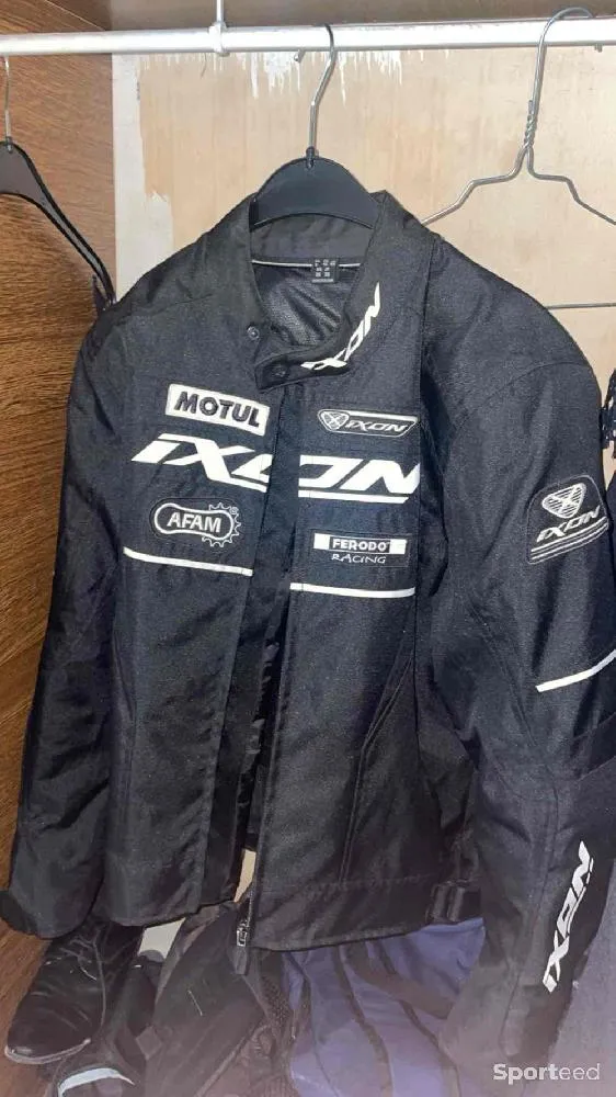 Blouson de moto ixon neuf Ajouté le : 30/11/2023