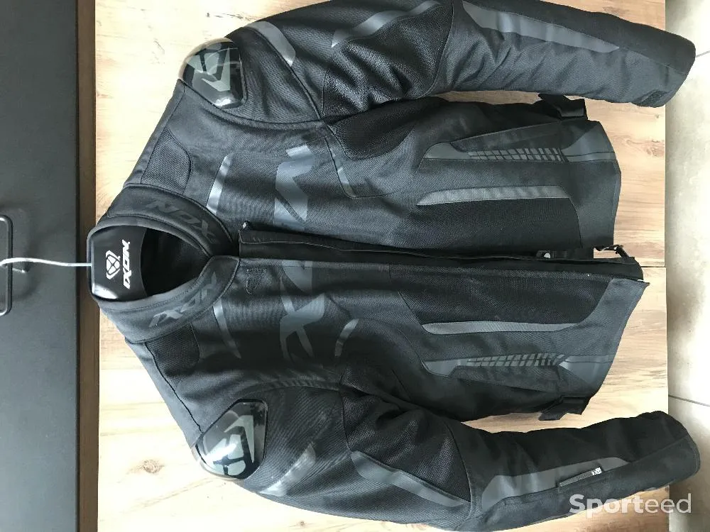 Blouson Ixon GYRE - Taille S neuf Ajouté le : 01/04/2023
